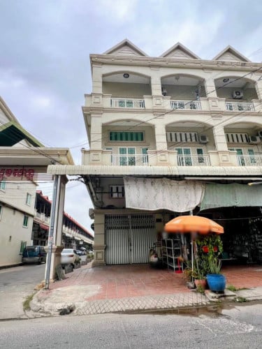 ផ្ទះអាជីវកម្មកែងផ្លូវចូលបុរី សម្រាប់ជួលនៅច្រាំងចំរេះ 2| 