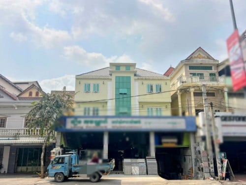 ផ្ទះអាជីវកម្ម 2ល្វែង សម្រាប់ជួល នៅផ្លូវ271 | Shophouse for Rent at 271 Blvd