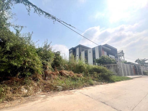 ដីសម្រាប់លក់ នៅជិតផ្លូវឯកឧត្តមជាសុផារ៉ា 598