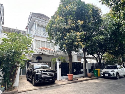 វីឡាភ្លោះA សម្រាប់ជួល | TwinA villa for rent at Borey Peng Huoth Boeung Snor