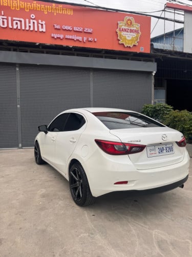ឡានផ្ទាល់ខ្លួន Mazda 2 ឆ្នាំ2017 full option