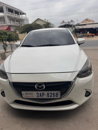 ឡានផ្ទាល់ខ្លួន Mazda 2 ឆ្នាំ2017 full option
