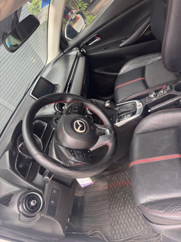 ឡានផ្ទាល់ខ្លួន Mazda 2 ឆ្នាំ2017 full option