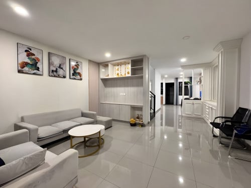 4 បន្ទប់គេងជួល 1000$ នៅជ្រោយចង្វារ