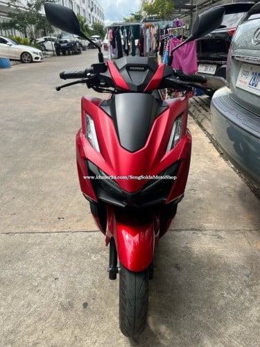 Click 022NCX កំលាំង160cc ម៉ូតូស្អាតសាណុំស្រិនមួយជុំ មូលទិលអាវស្គុត មានលក់នៅហាង សេង សុខឡា 9999)