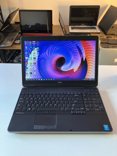 Dell Latitude E6540 15.6inch / i5-4210M / RAM 8GB / SSD 120GB / Battery 🔋 good