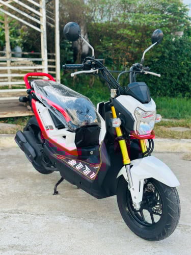 Honda Zoomer.X 018 ក្រុមហ៊ុន ម៉ាសុីនតាន់ហាប់នែនស្ងាត់ជិះស្រួលស្ទុះខ្លាំងមិនលាន់មិនហុយមានពន្ធកាតគ្រឺ