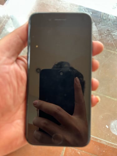 Iphone 8 នៅស្អាតអត់ជាប់អីទាំងអស់