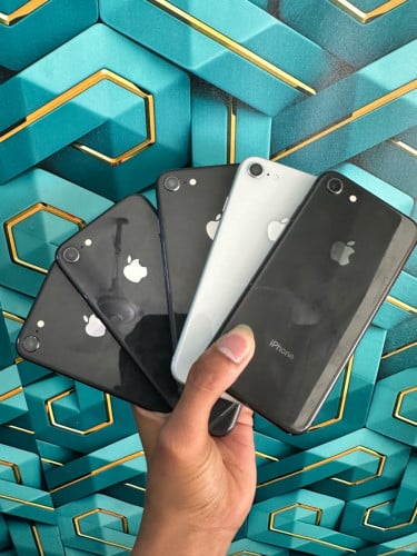 iPhone 8 លក់១ 33$ សាណុំហ្ស៊ីន