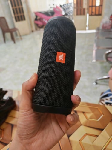 JBL flip 4 កាន់ថ្មសំលេងអេមខ្លាំង