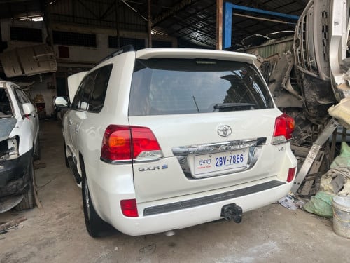 Landcruiser 2012 V6 full options