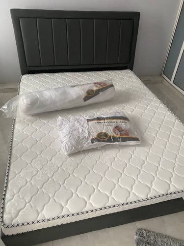 Mattress and bed