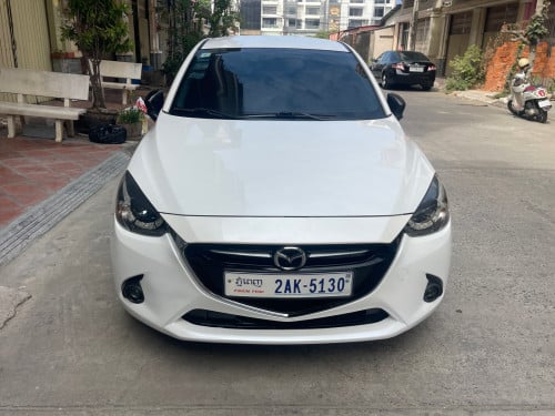 Mazda year 2017 Full option