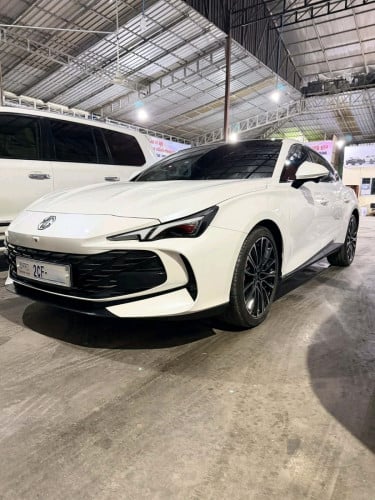 MG7 ឆ្នាំផលិត 2025 ម៉ាសុីន2.0 ក្នុងក្រហម ប្រភេទឡានម្ចាស់ដើមទី1 ប្រើតិច ទឹកថ្នាំហ្សុីនមួយជុំ100%