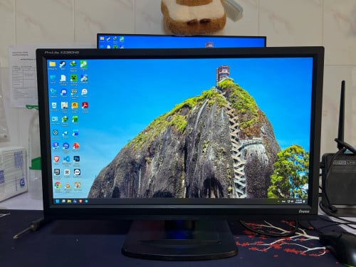 Monitor 23inch IPS (99% sRGB) Colorច្បាស់ មានHDMI កញ្ចក់ដូចរូប តម្លៃ35$