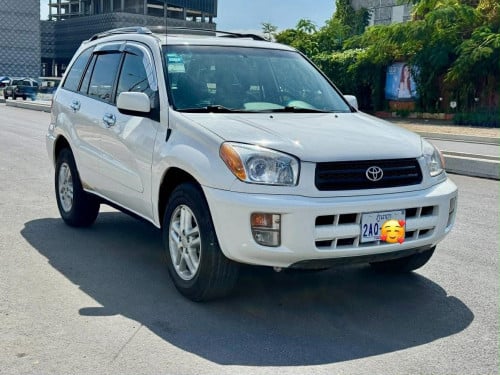 RAV4 ឆ្នាំ01 ប៉ុង1 បេីកដំបូល មានL ឡានម្ចាស់ជិះថែណាស់