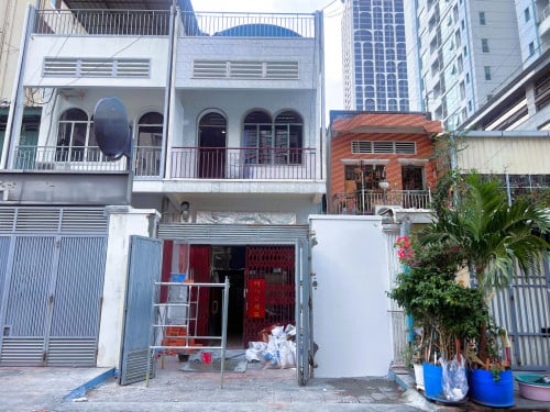 Shophouse for Rent in BKK1, Phnom Penh