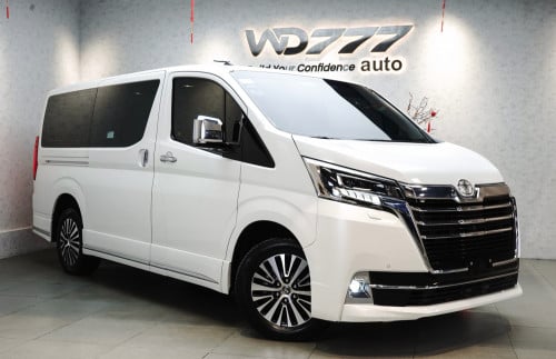 Toyota Granvia Premium 2022 V6