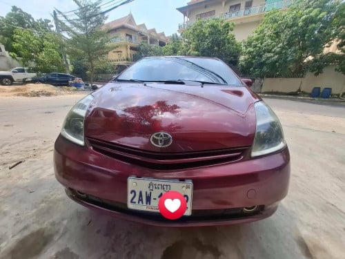 Toyota Prius 2004 half