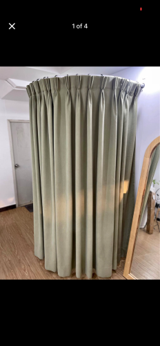 វាំងននប្តូរខោអាវ និងដែកព្យួរមួយឈុត