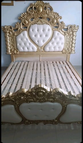 គ្រែនៅថ្មី