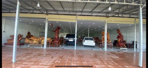 ឃ្លាំងលក់