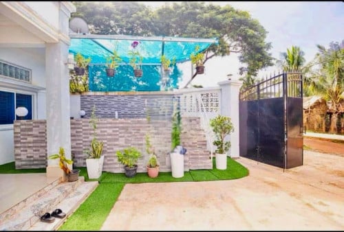 ប៊ូទិត វិឡាជួល