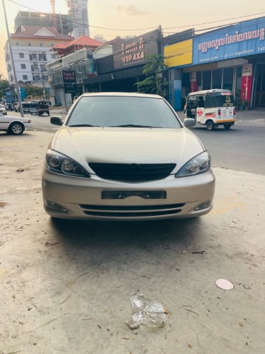 ឡានថ្មីមិនមានបុកប៉ះ