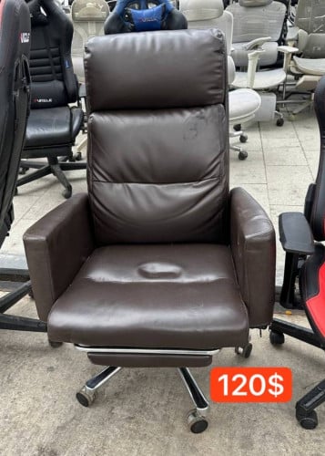 កៅអីប្រធាន