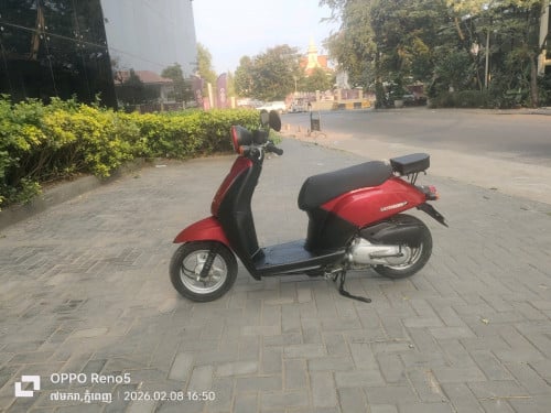 ម៉ូតូធូរដេលក់
