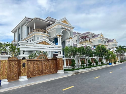 វិឡាវិមានភ្នំពេញគំរោង12 (ដេគ័រពេញមួយផ្ទះ)