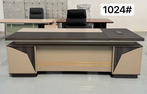 តុប្រធាន. ខ្នាត 2.2cm.