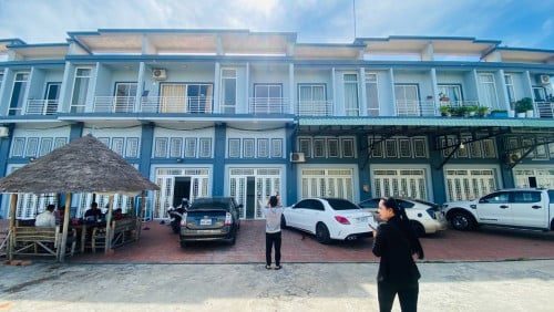 #ផ្ទះអាជីវកម្ម កំពស់3ជាន់លក់ឡៃឡុង ជិតផ្សារឈូកវ៉ា២ ជាប់ផ្លូវរដ្ឋ12m