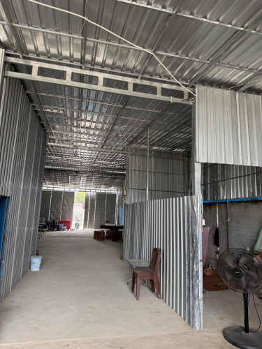 ឃ្លាំងសំរាប់ជួល ទំហំឃ្លាំង 9*30m សល់ដីខាងក្រោយប្រហែល 10m