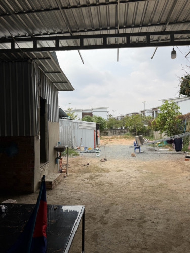 ឃ្លាំងសំរាប់ជួល ទំហំឃ្លាំង 9*30m សល់ដីខាងក្រោយប្រហែល 10m