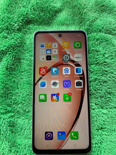 ទូរស័ព្ទថ្មីនៅស្អាត99%