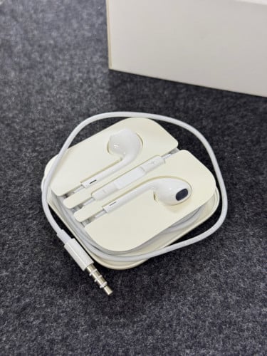កាស EarPods 3.5mm ហ្ស៊ីន 100%