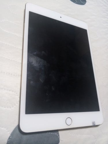 នៅថ្មីទាំងអស់តែថ្មរៀងស្រក់លឿនបន្តិច mini 4 64gb free case