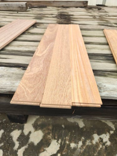 ✅ការ៉ូ​បាតឈេីផ្ចឹក(ក្រាលខាងក្នុង)👉ខ្នាតឈេីផ្ចឹក​ 18x90x900(48$/m2)