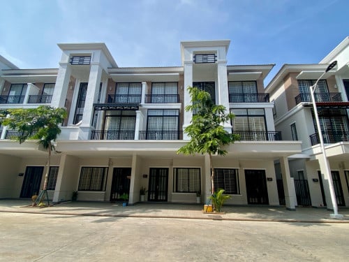 💥 វីឡាកូនកាត់ LA លក់បន្ទាន់ បុរីប៉េងហួតបឹងស្នោរ គម្រោងអេកូឌែលតា