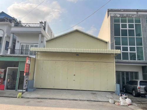 ឃ្លាំងសម្រាប់ជួលនៅដង្កោរ / Warehouse for Rent at Dangkor, Near Khmer Beverages