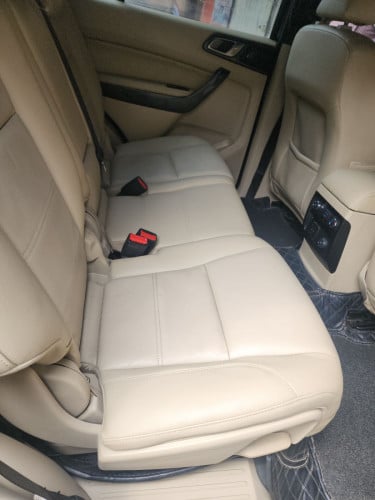 Ford Everest 015 ម៉ាស៊ីន2.2 Full option (ស្តាំកែឆ្វេងស្តង់ដា)