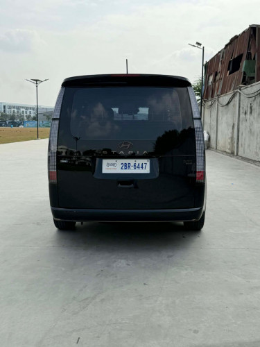 Hyundai Staria year 2022 full