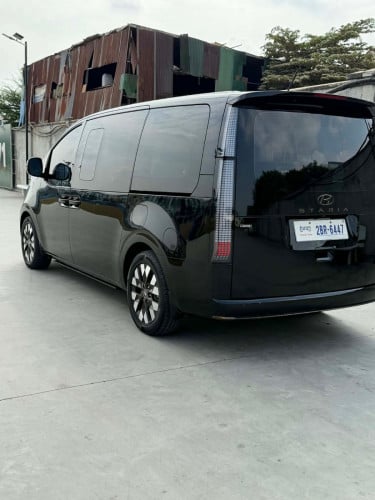 Hyundai Staria year 2022 full