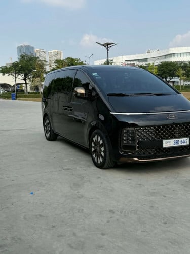 Hyundai Staria year 2022 full