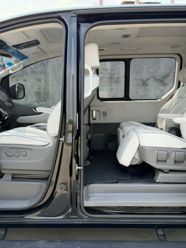 Hyundai Staria year 2022 full