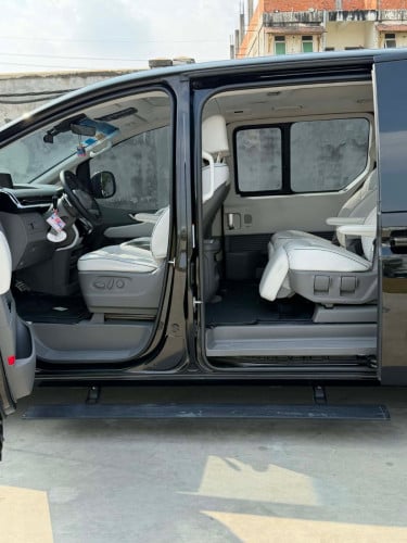 Hyundai Staria year 2022 full