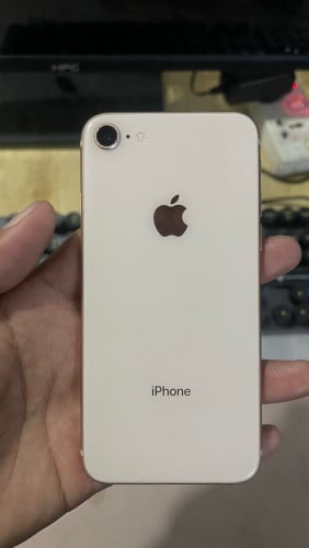 iPhone 8 64g សំណុំមានស្កេន 45$