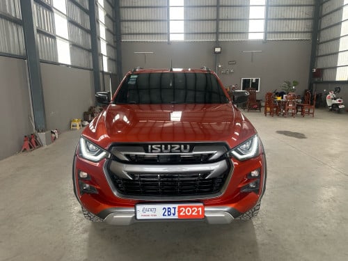 Isuzu D-Max V-Cross Full Option 2021 ( ម៉ាសុីនធំ 3.0 )