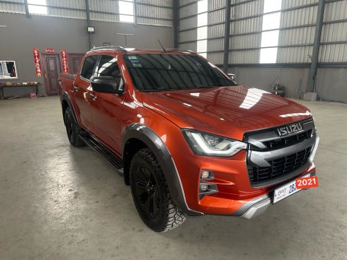 Isuzu D-Max V-Cross Full Option 2021 ( ម៉ាសុីនធំ 3.0 )
